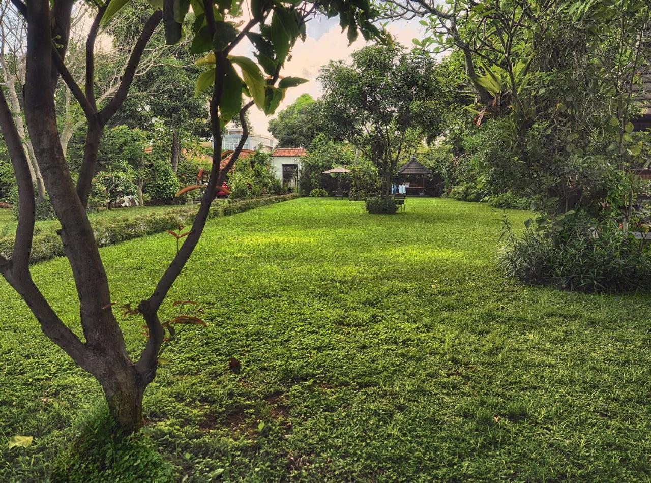 Garden Villas Семіньяк Екстер'єр фото